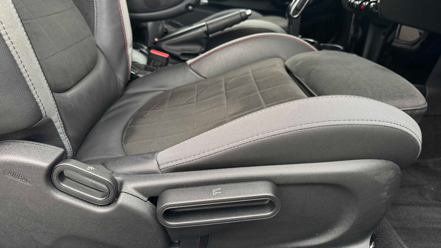 Used MINI Hatch 2024 for sale - 77810895: Photo 25