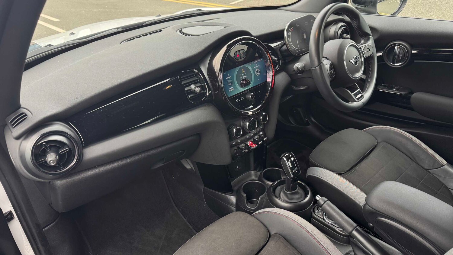 Used MINI Hatch 2024 for sale - 77810895: Photo 8