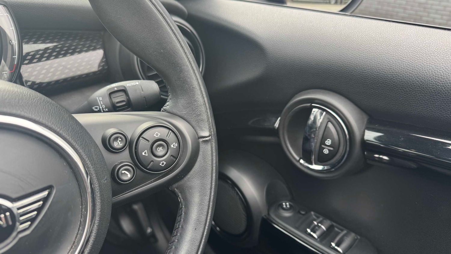 Used MINI Convertible 2018 for sale - 77756683: Photo 17