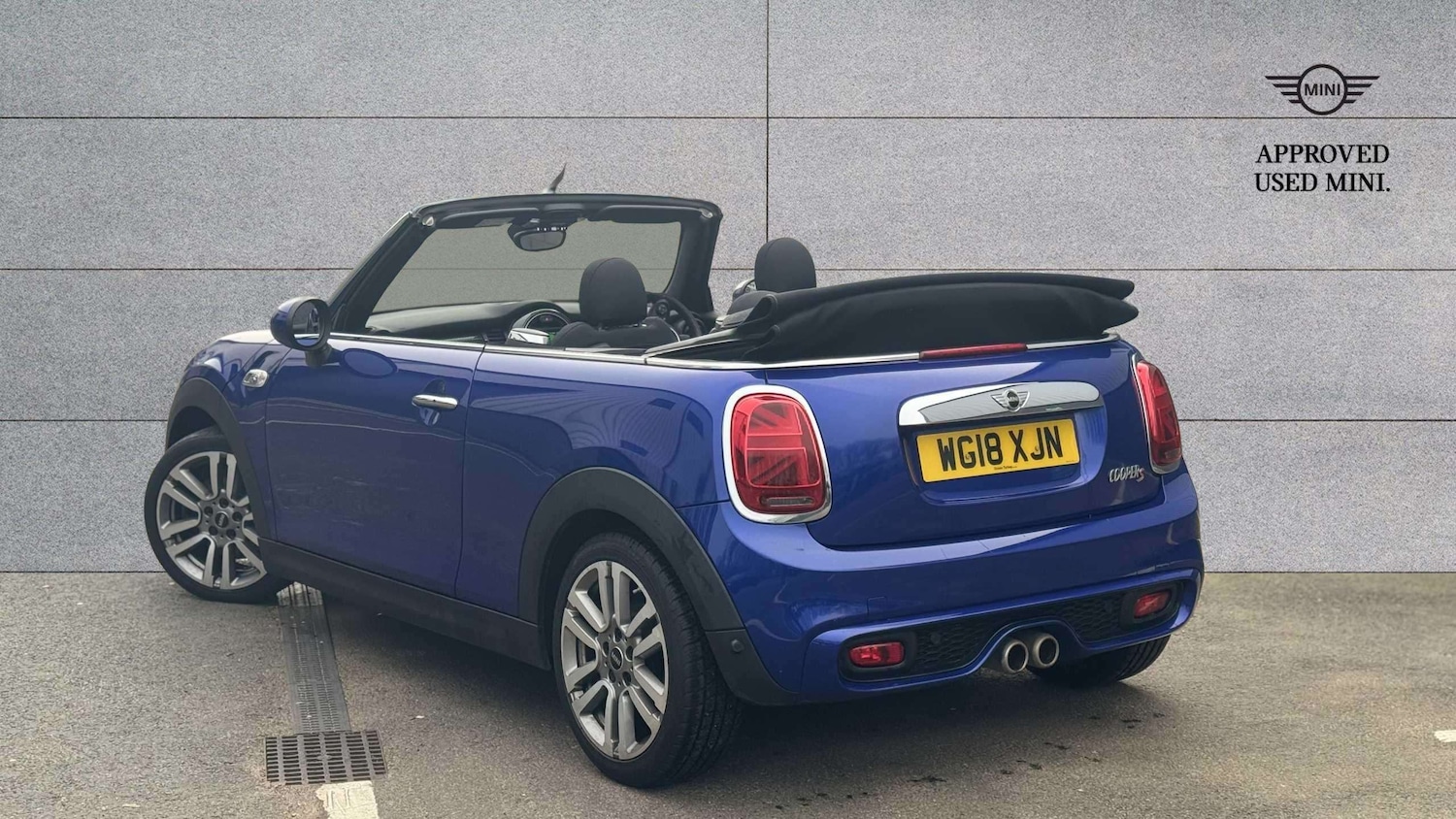 Used MINI Convertible 2018 for sale - 77756683: Photo 2