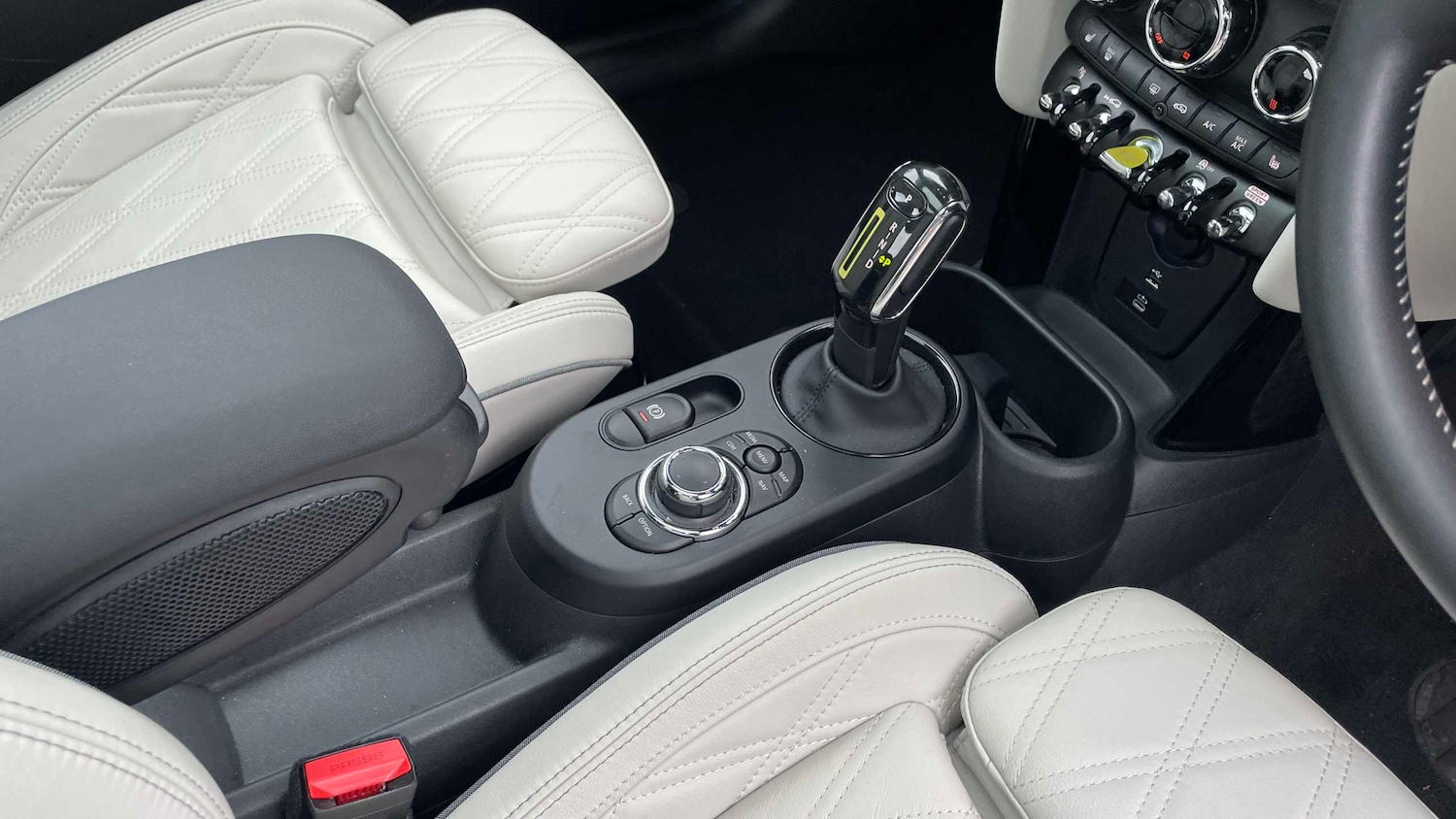 Used MINI Hatch 2022 for sale - 76553109: Photo 9