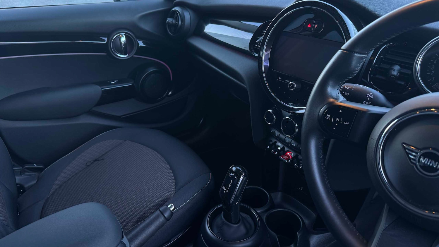 Used MINI Hatch 2022 for sale - 76902378: Photo 21