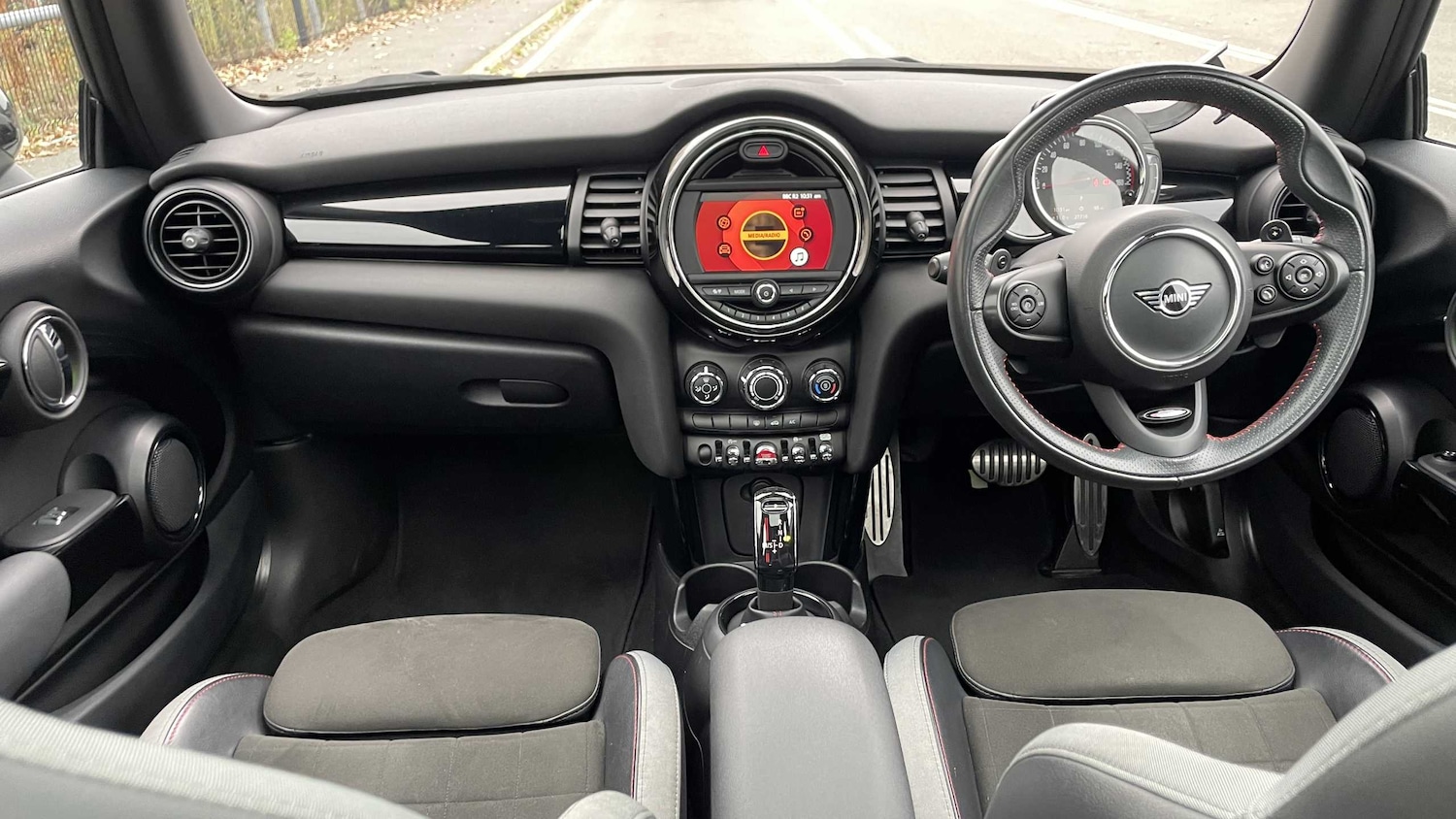 Used MINI Hatch 2019 for sale - 76718128: Photo 4