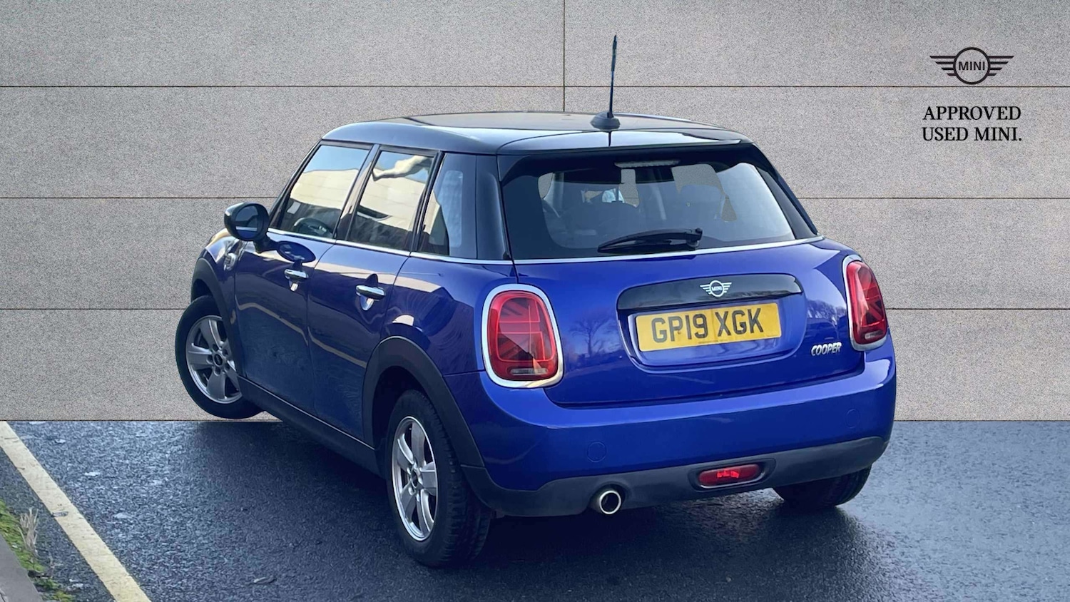 Used MINI Hatch 2019 for sale - 76789251: Photo 2