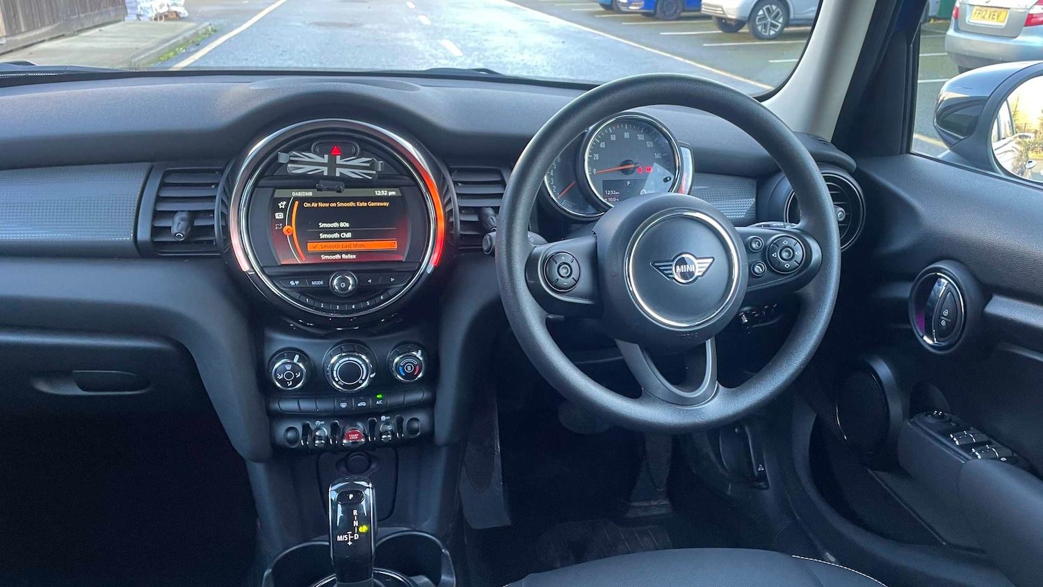 Used MINI Hatch 2019 for sale - 76789251: Photo 5