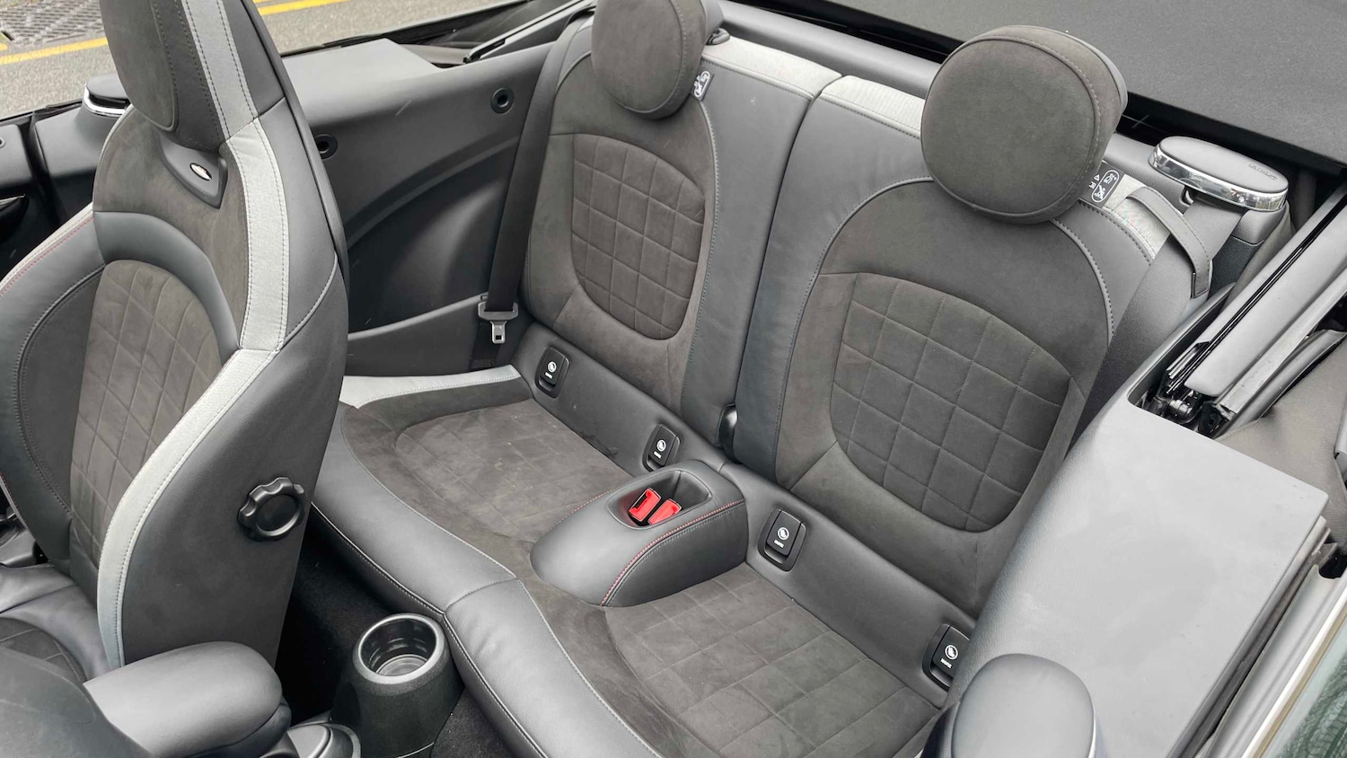 Used MINI Convertible 2023 for sale - 76475844: Photo 13