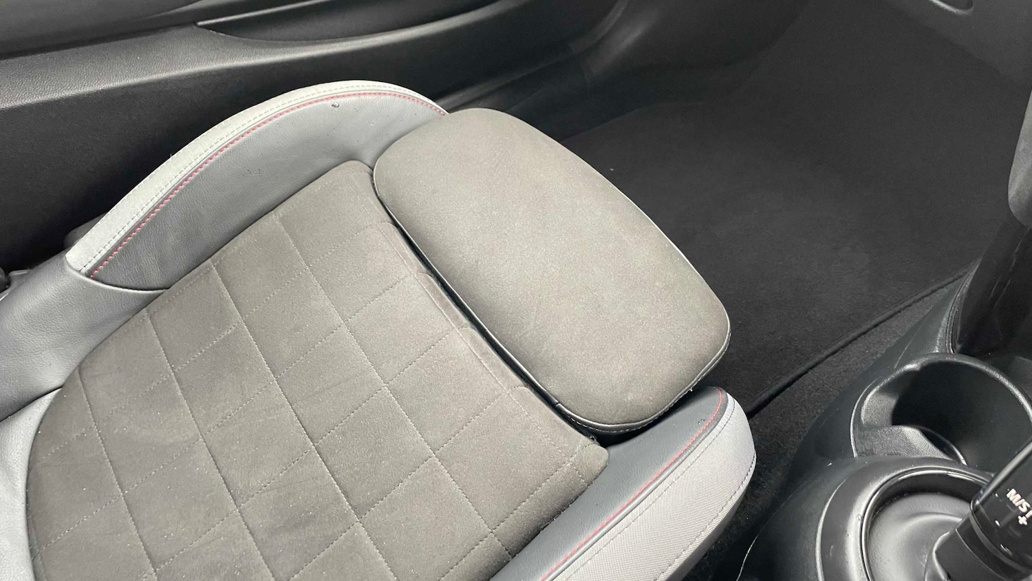 Used MINI Convertible 2023 for sale - 76475844: Photo 27