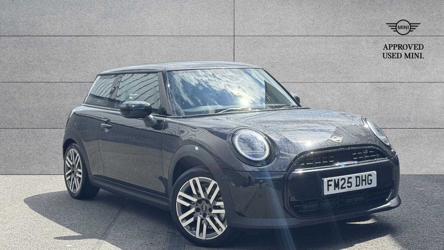 Used MINI Cooper 2025 for sale - 76540788: Photo 1