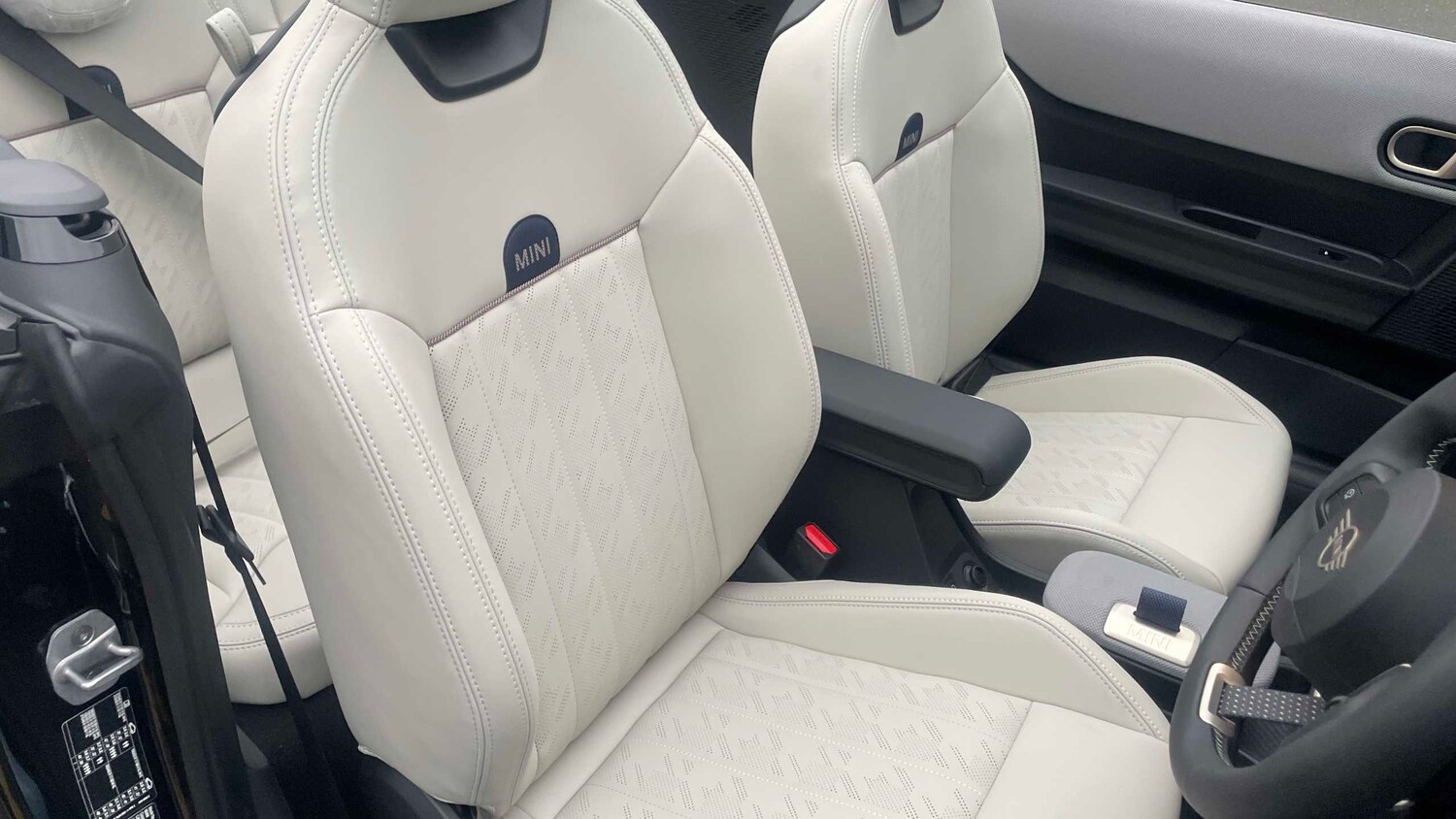 Used MINI Cooper 2025 for sale - 76746000: Photo 11