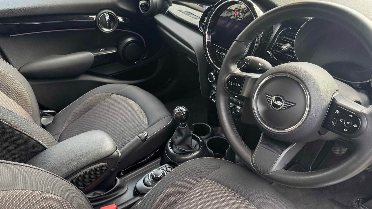 Used MINI Hatch 2024 for sale - 77842524: Photo 11