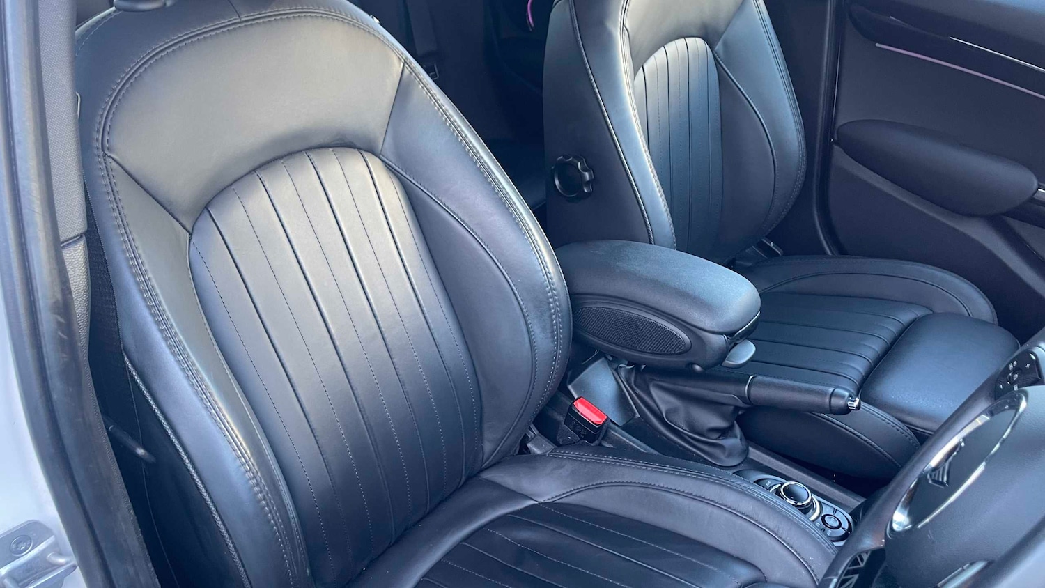 Used MINI Hatch 2023 for sale - 77093377: Photo 12