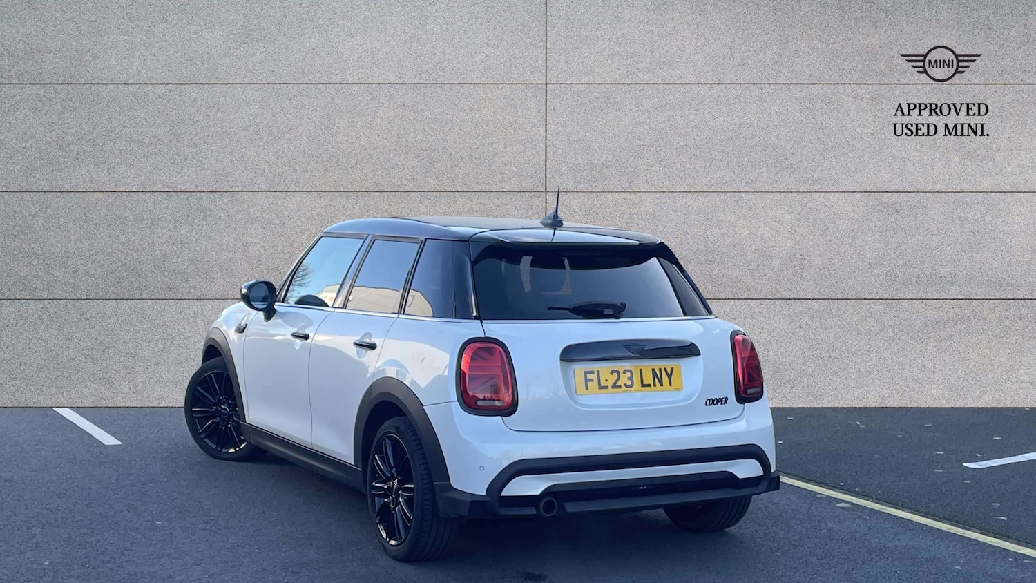 Used MINI Hatch 2023 for sale - 77093377: Photo 2