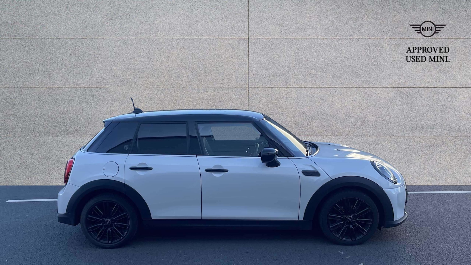 Used MINI Hatch 2023 for sale - 77093377: Photo 3