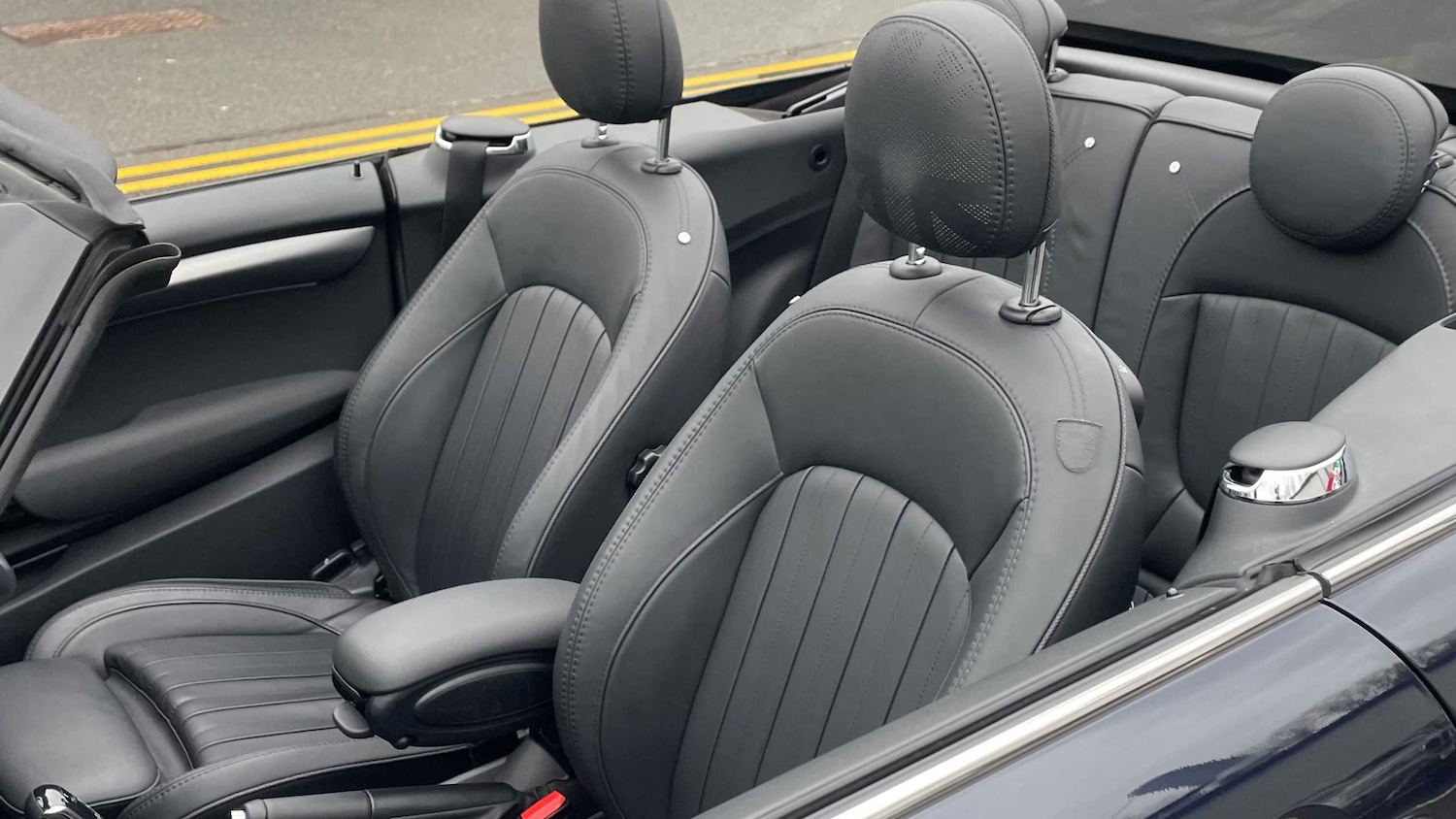 Used MINI Convertible 2023 for sale - 77615383: Photo 19