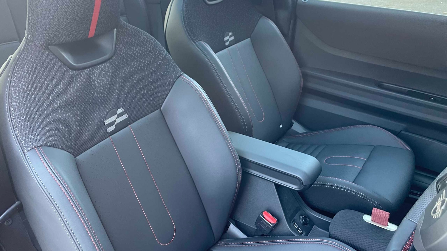 Used MINI Cooper 2024 for sale - 77960652: Photo 12