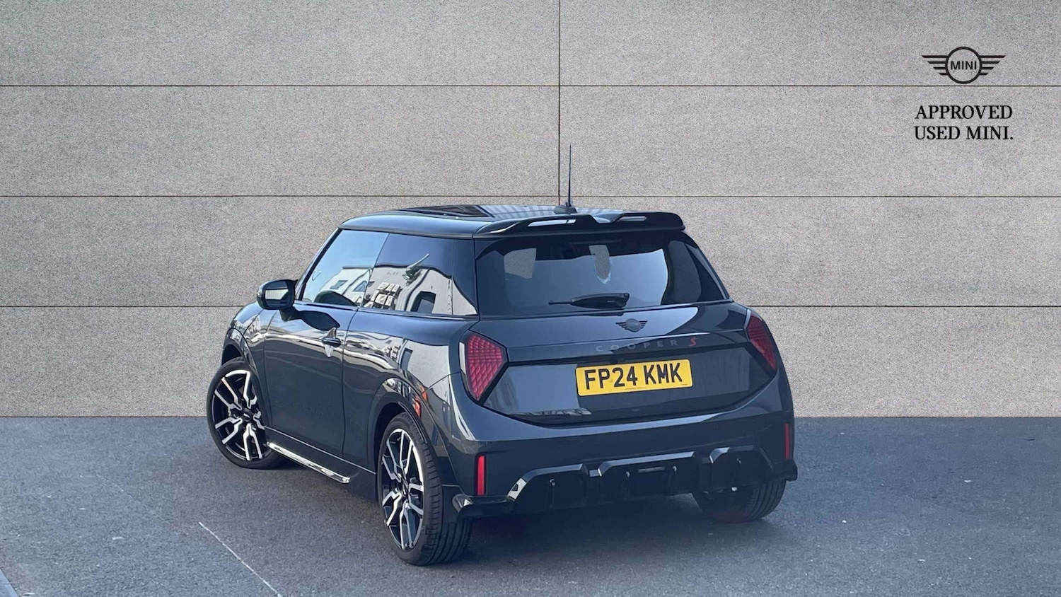 Used MINI Cooper 2024 for sale - 77960652: Photo 2