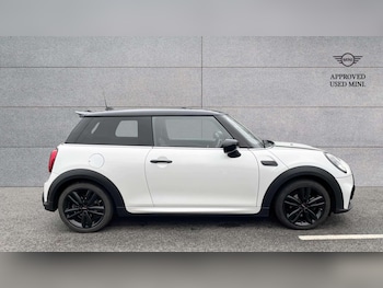 Used MINI Hatch 2024 for sale - 77044125: Photo