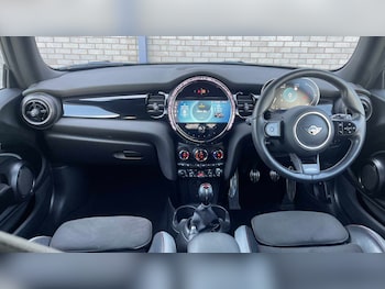 Used MINI Hatch 2024 for sale - 78173586: Photo