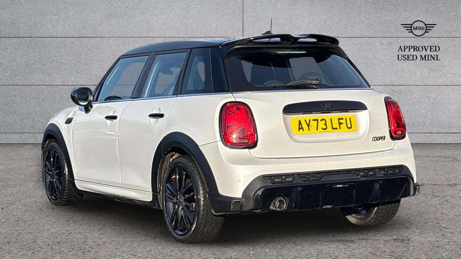 Used MINI Hatch 2023 for sale - 77842244: Photo 2