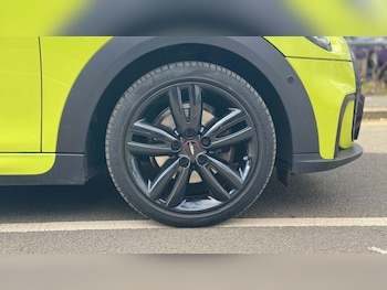 Used MINI Hatch 2023 for sale - 77842468: Photo