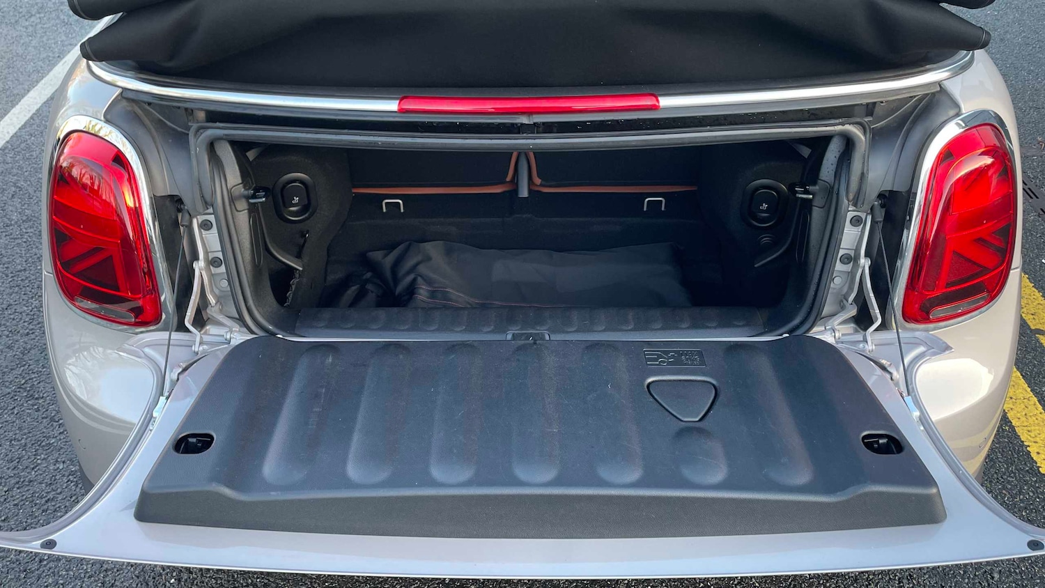 Used MINI Convertible 2023 for sale - 77282046: Photo 18