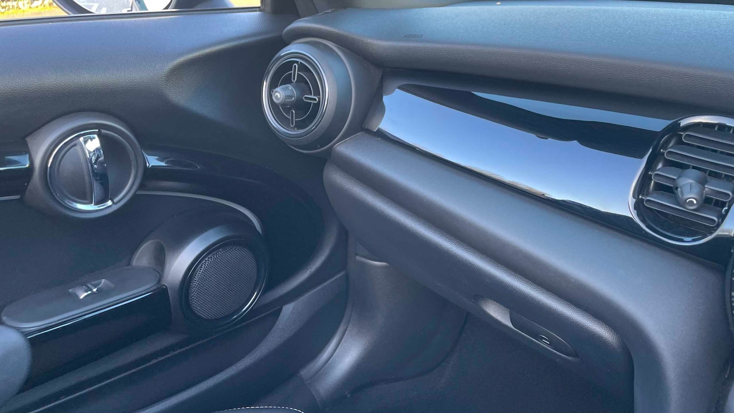 Used MINI Convertible 2022 for sale - 76705037: Photo 23