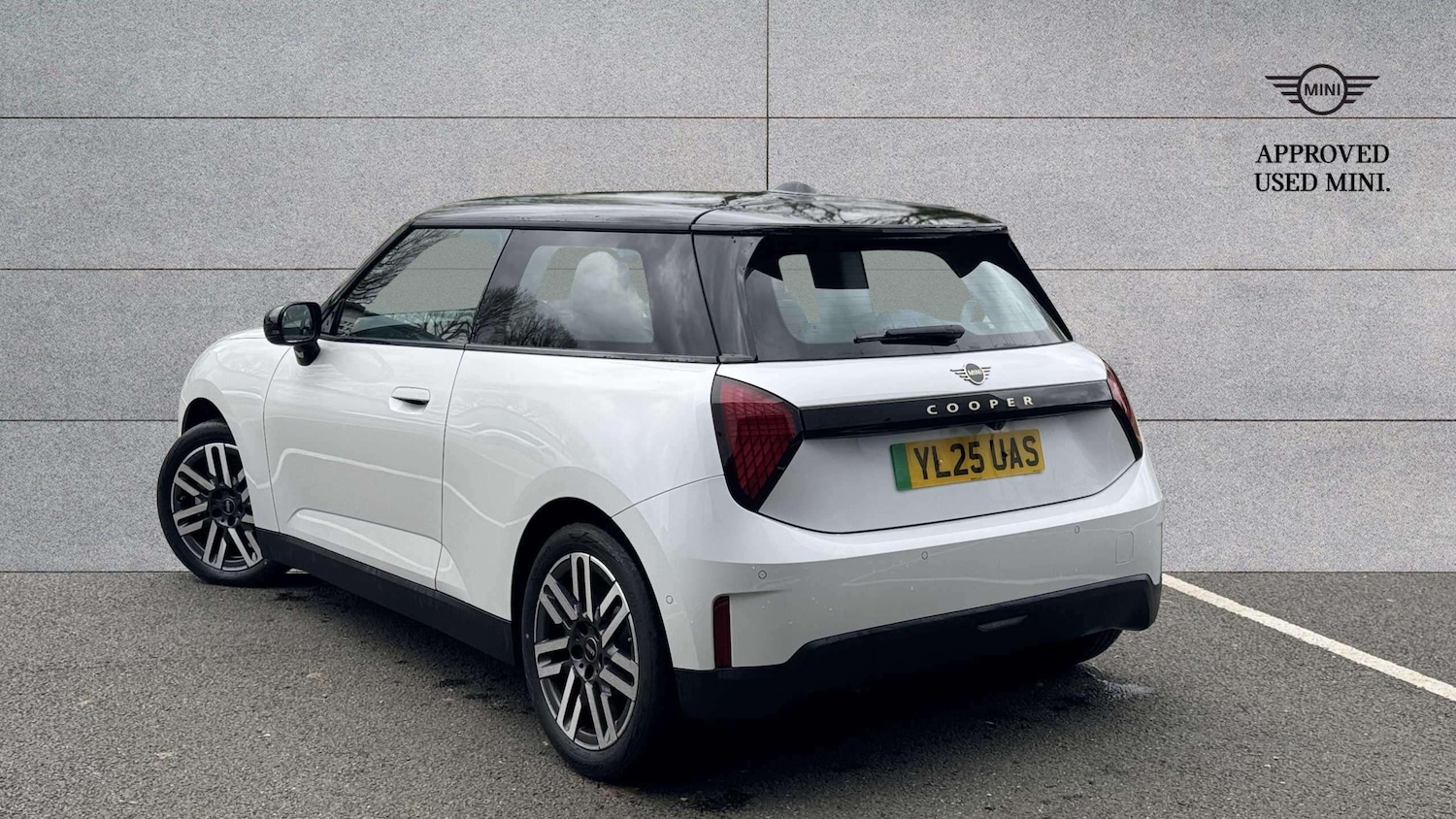 Used MINI Cooper 2025 for sale - 77601394: Photo 2