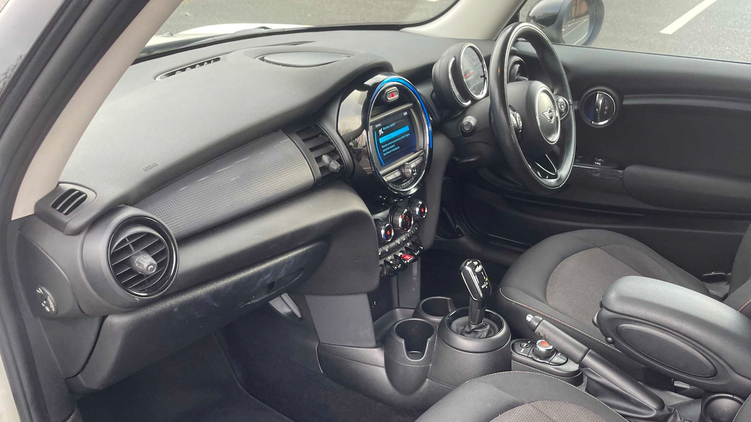 Used MINI Hatch 2019 for sale - 76523975: Photo 8