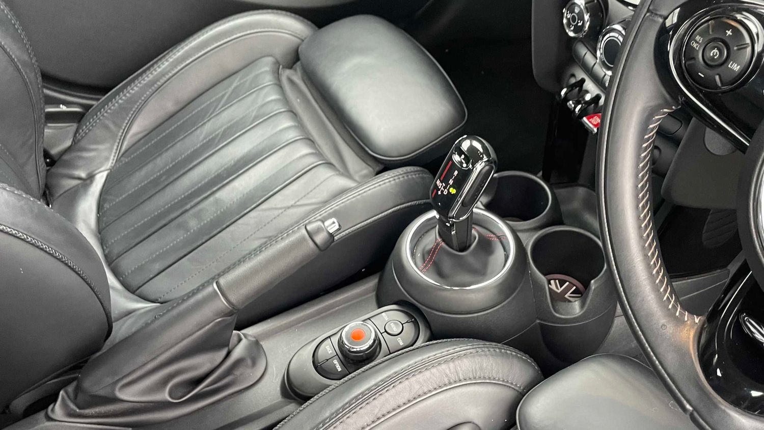 Used MINI Hatch 2019 for sale - 77648965: Photo 8