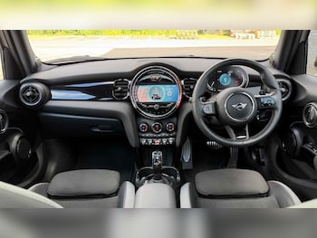 Used MINI Hatch 2024 for sale - 78604501: Photo