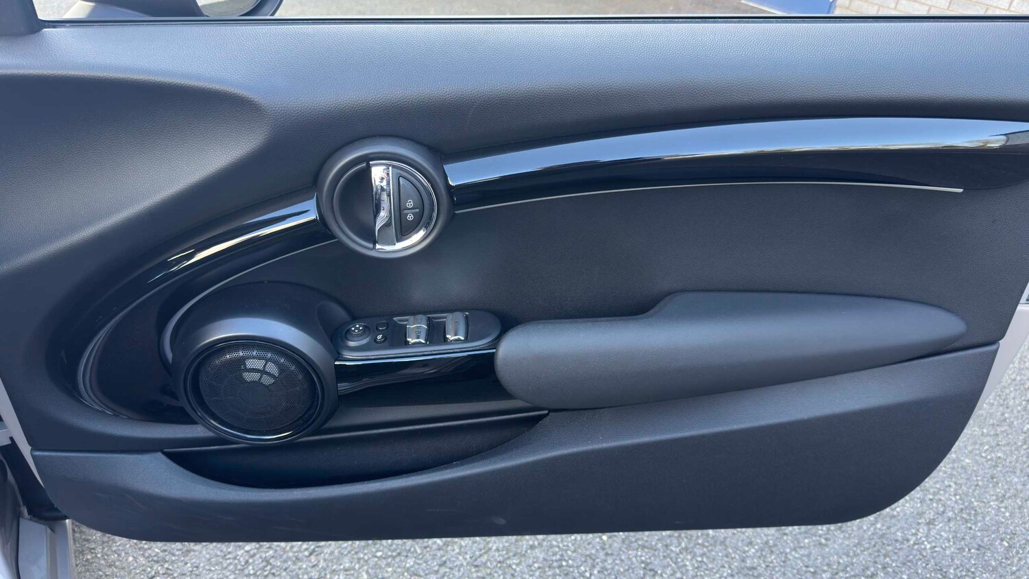 Used MINI Convertible 2023 for sale - 77756619: Photo 24