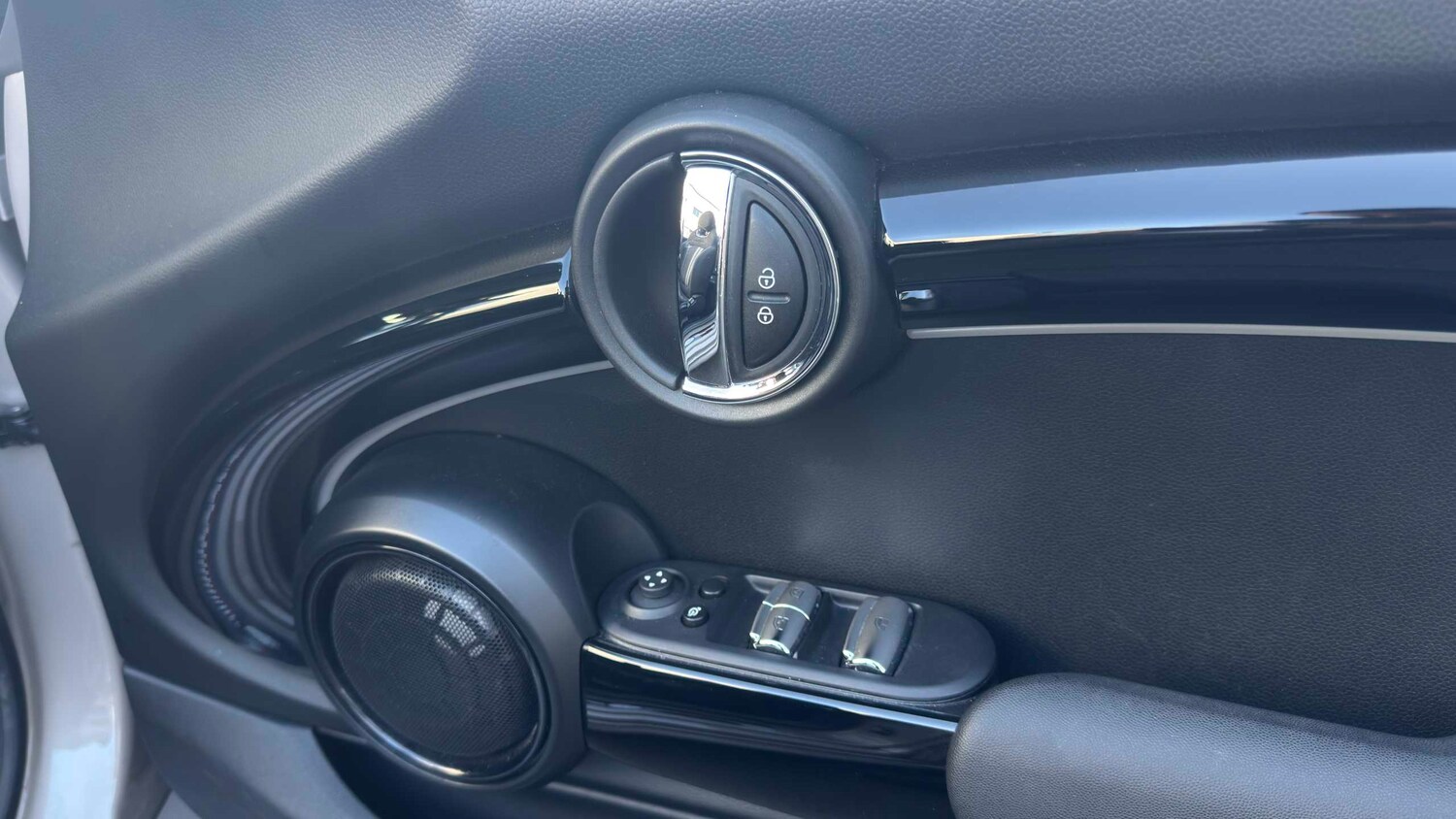 Used MINI Convertible 2023 for sale - 77756619: Photo 25