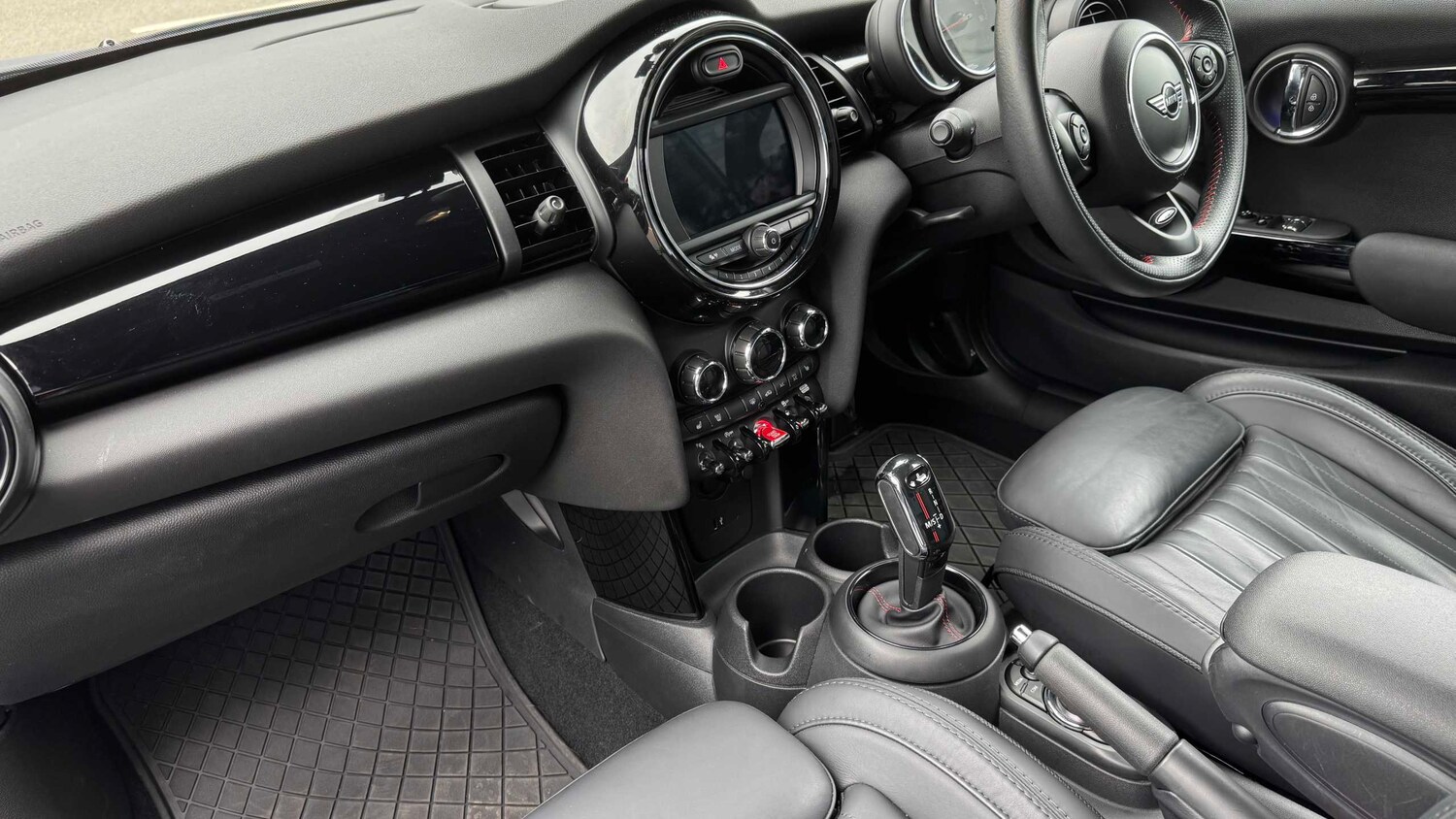 Used MINI Hatch 2019 for sale - 78208841: Photo 8