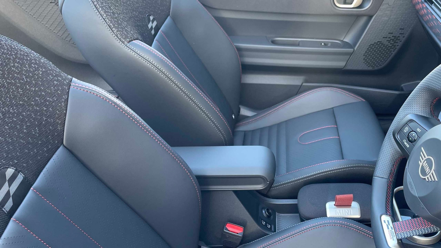 Used MINI Cooper 2025 for sale - 77011110: Photo 34