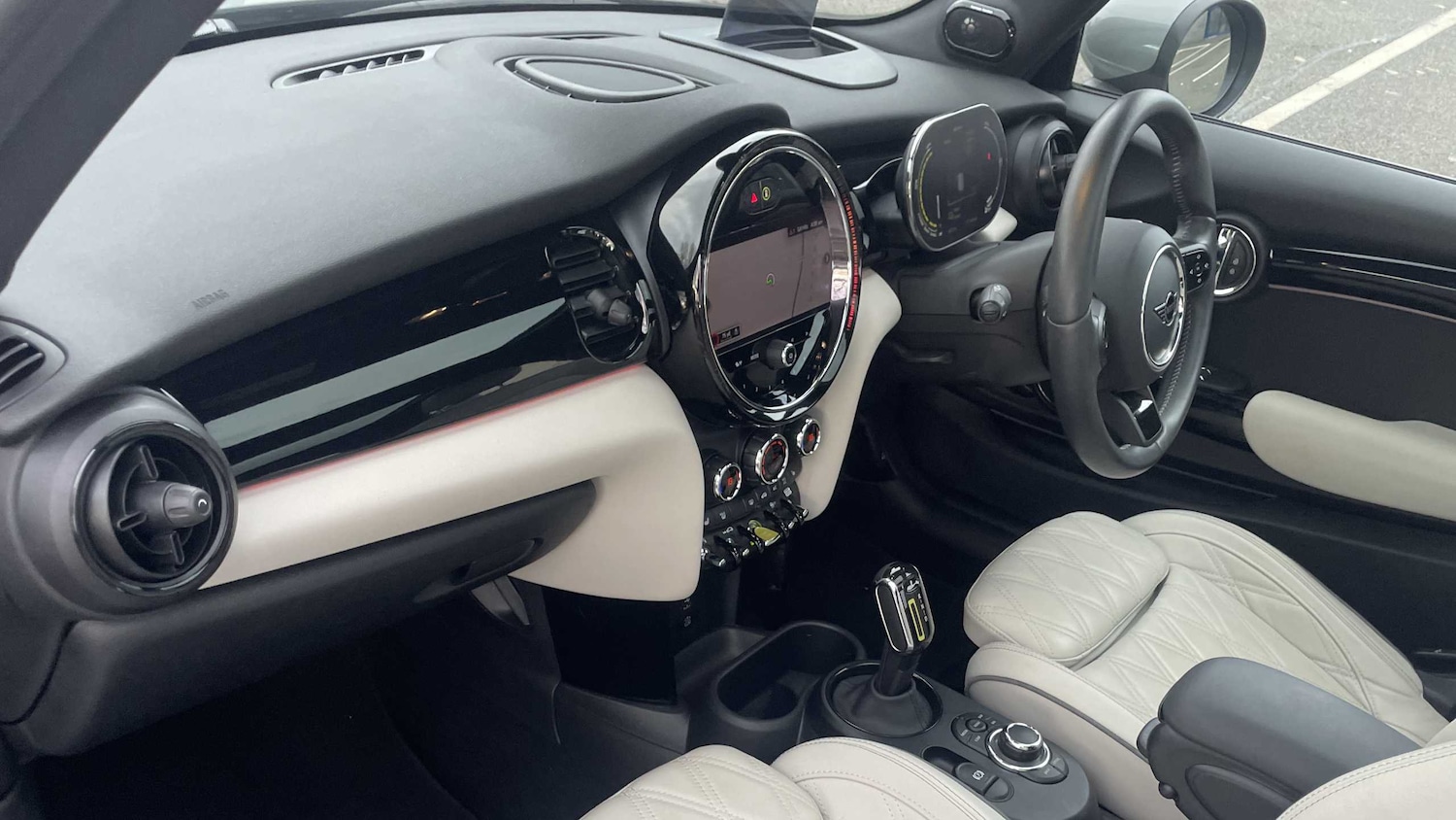 Used MINI Hatch 2022 for sale - 76362621: Photo 8