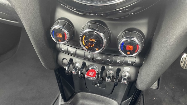 Used MINI Hatch 2019 for sale - 76156261: Photo 14
