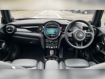 Used MINI Hatch 2023 for sale - 77373802: Photo