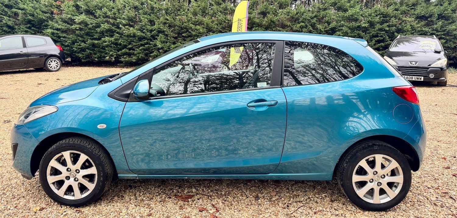 Used Mazda Mazda2 2011 for sale - 76290794: Photo 4