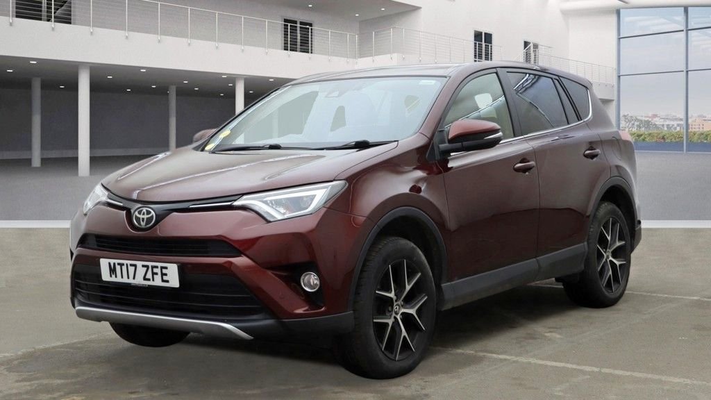 Used Toyota RAV4 2017 for sale - 77153321: Photo 2