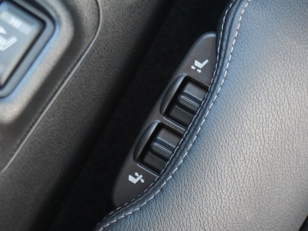 Used Nissan 370 Z 2011 for sale - 77341588: Photo 11