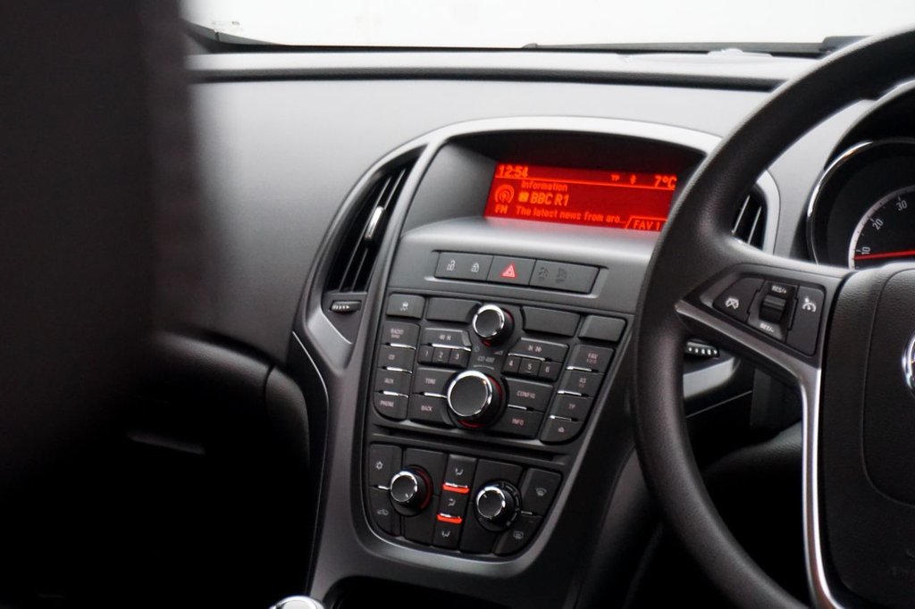 Used Vauxhall Astra 2012 for sale - 77470588: Photo 29