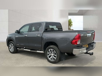 Used Toyota Hilux 2018 for sale - 79253568: Photo