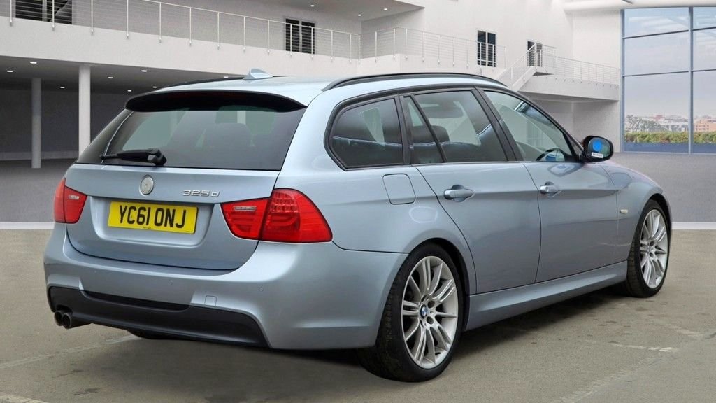 Used BMW 3 Series 2011 for sale - 77806458: Photo 3