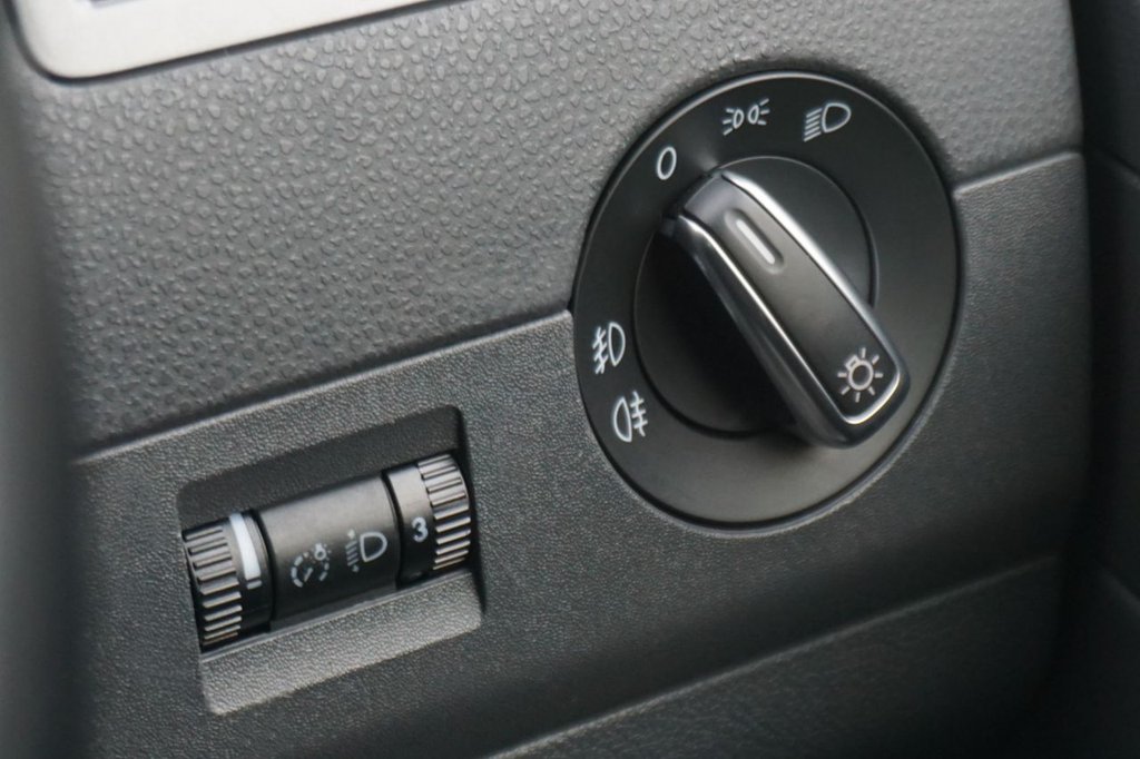 Used Volkswagen Caravelle 2013 for sale - 76784250: Photo 41