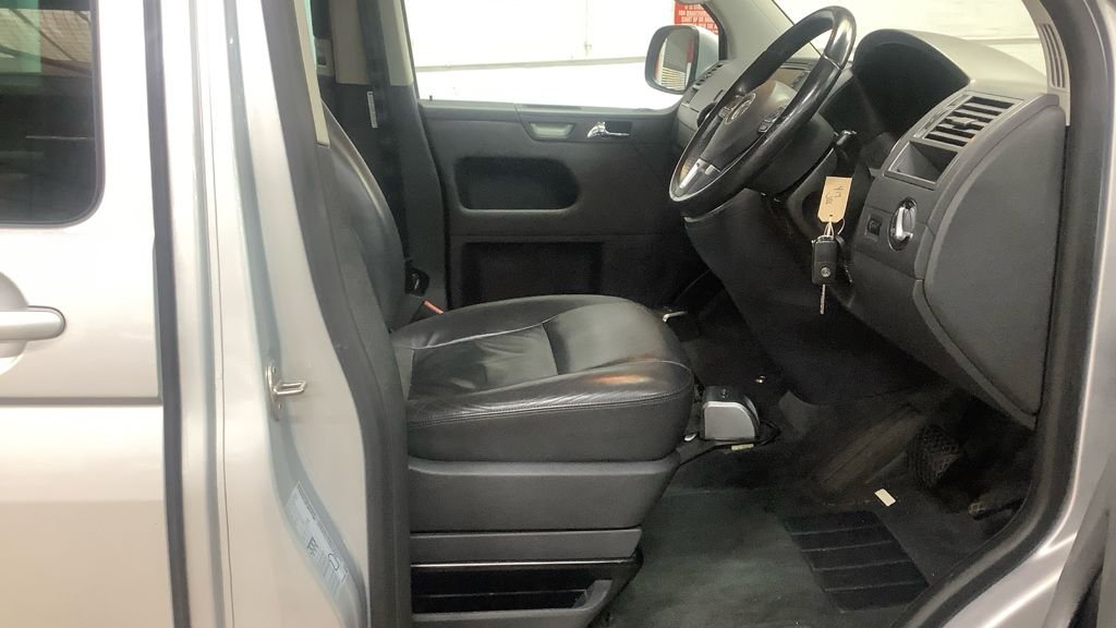 Used Volkswagen Caravelle 2013 for sale - 76784250: Photo 9