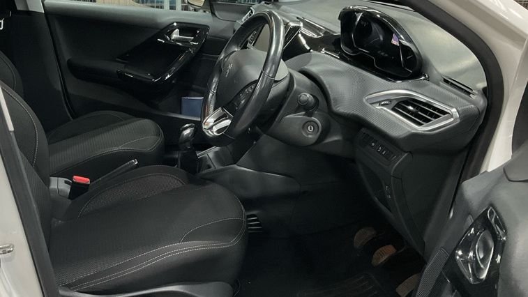 Used Peugeot 208 2016 for sale - 78181812: Photo 5