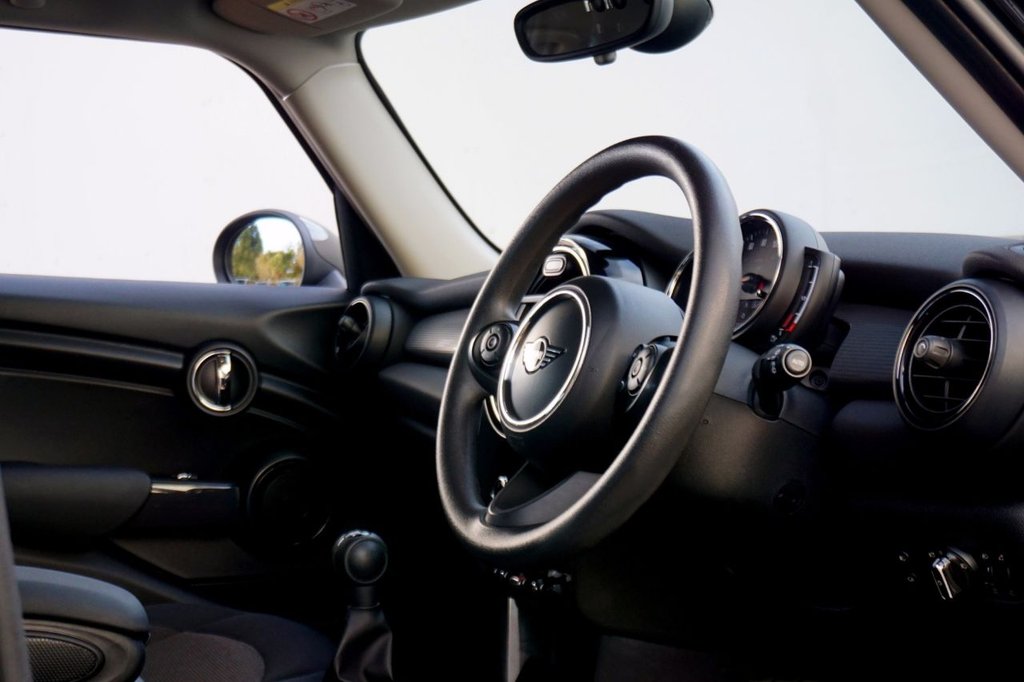 Used MINI Hatch 2019 for sale - 76783606: Photo 19