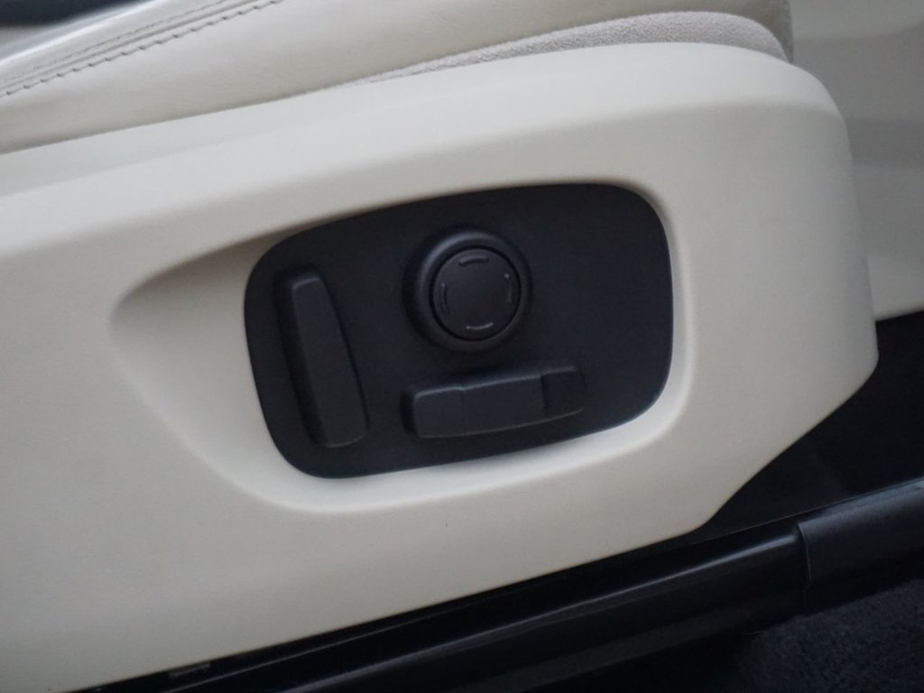 Used Land Rover Discovery Sport 2015 for sale - 76783689: Photo 14