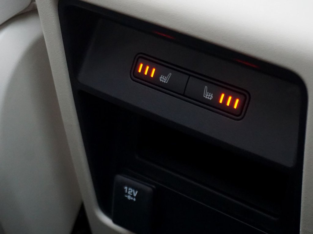 Used Land Rover Discovery Sport 2015 for sale - 76783689: Photo 15