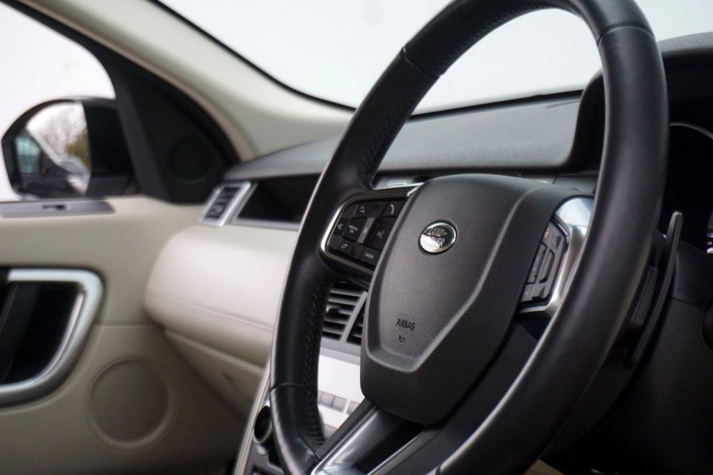 Used Land Rover Discovery Sport 2015 for sale - 76783689: Photo 28